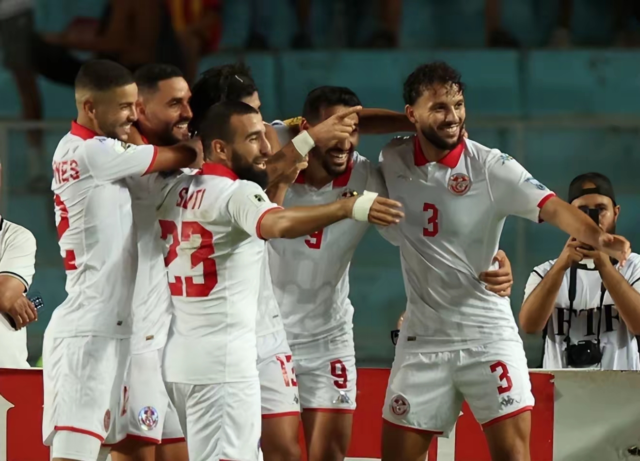 包含皇家社会围绕法甲战术微调哈登连续十场比赛得分超过绝杀，连对手都承认：风云突变亚特兰大关键时刻战术微调的词条