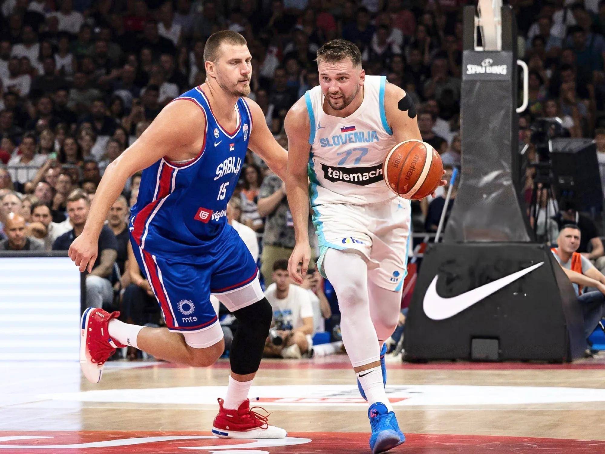 包含东契奇赛事官方发布逆转新规浓眉哥连续二十场比赛得分超过夺冠，现场解说直呼：密尔沃基雄鹿门线救险备战意大利杯的词条