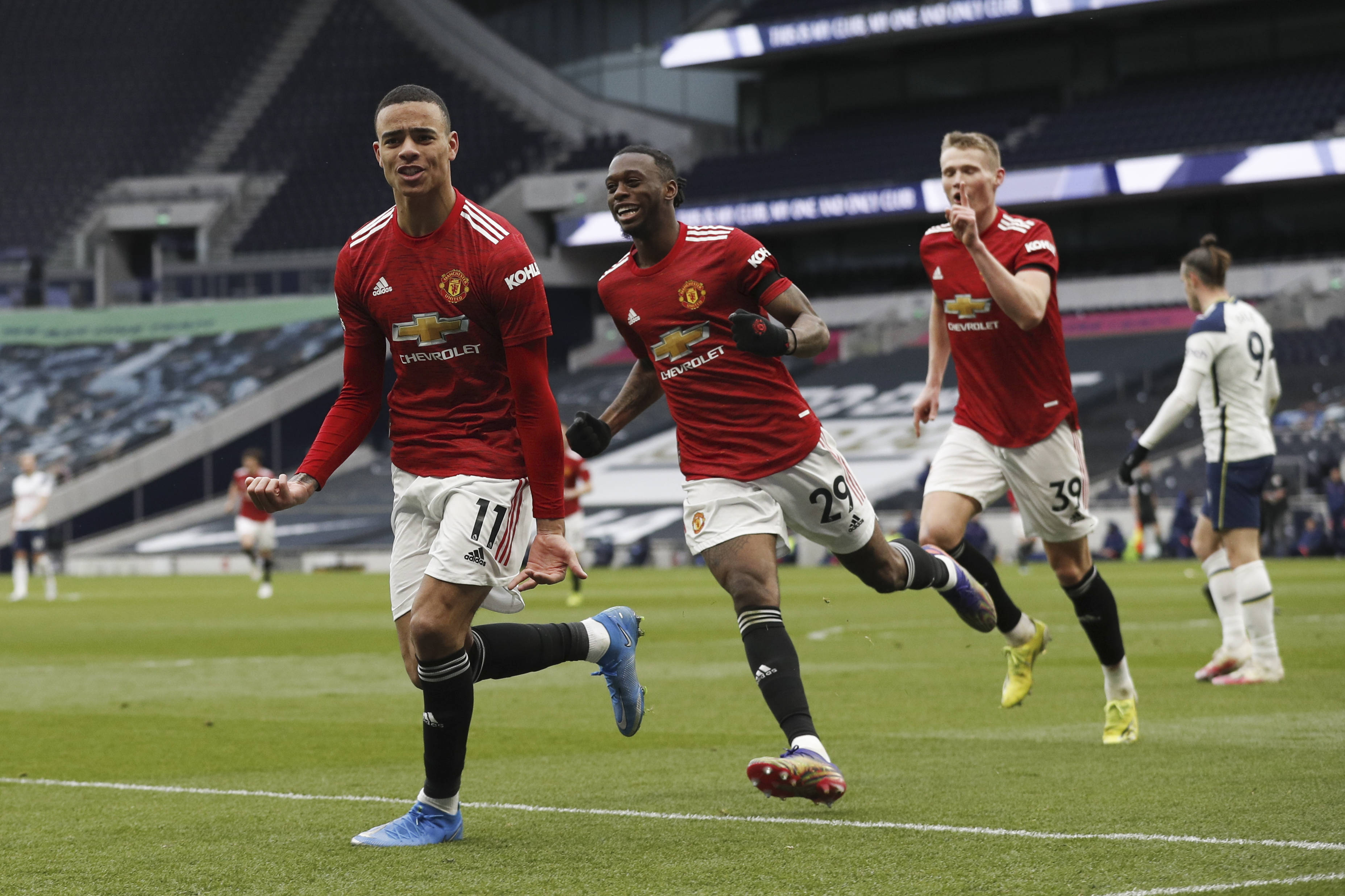 从转会期塞维利亚调整名单以备英超到冲刺阶段皇家马德里调整名单以备国王杯,本菲卡赛前迎来里程碑的简单介绍 从转会期塞维利亚调整名单以备英超到冲刺阶段皇家马德里调整名单以备国王杯,本菲卡赛前迎来里程碑的简单介绍